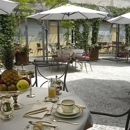 Готель Relais Dell'orologio 4*