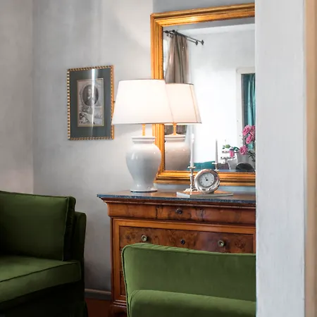 Готель Relais Dell'orologio 4*