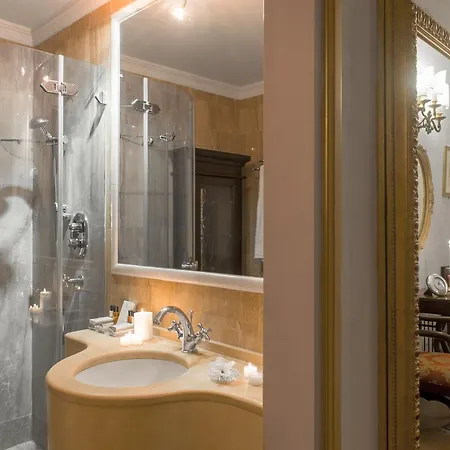 Relais Dell'orologio Готель 4*