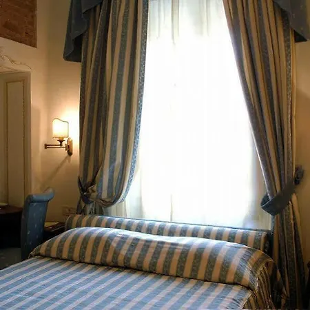 Relais Dell'orologio Готель 4*
