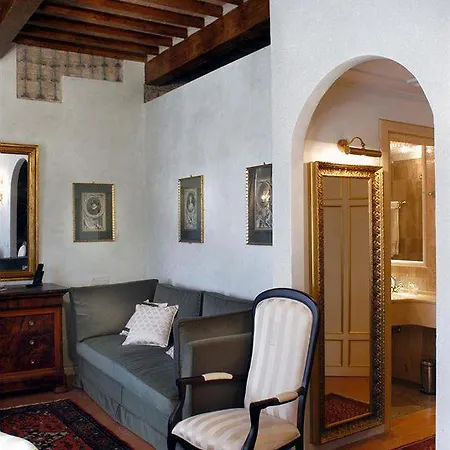 Готель Relais Dell'orologio Піза